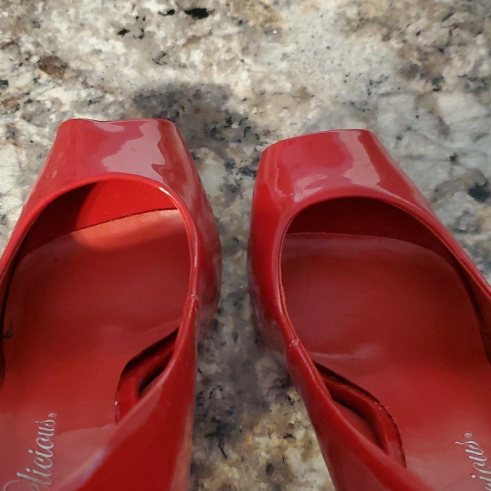 Heels Red - Picture 4 of 4